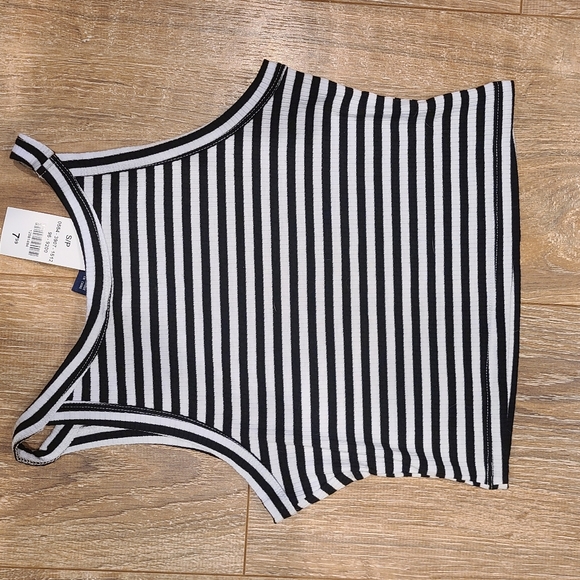 Crop top - Picture 2 of 3